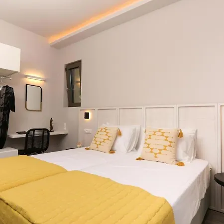 Будинок відпочинку Vila De Lux Cu Piscina Privata *