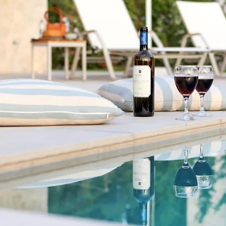 Vila De Lux Cu Piscina Privata * Ефоріє-Норд