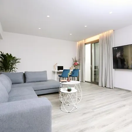 Vila De Lux Cu Piscina Privata * Ефоріє-Норд