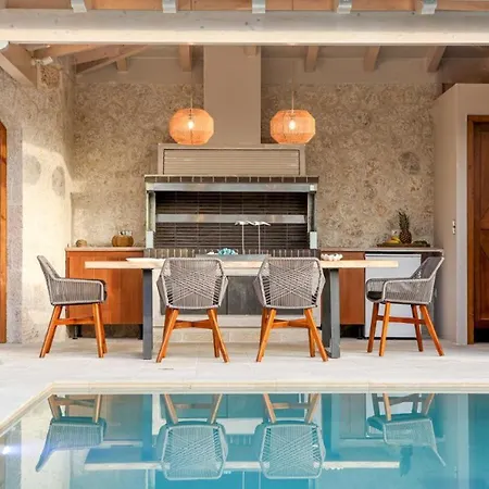 Vila De Lux Cu Piscina Privata Holiday home